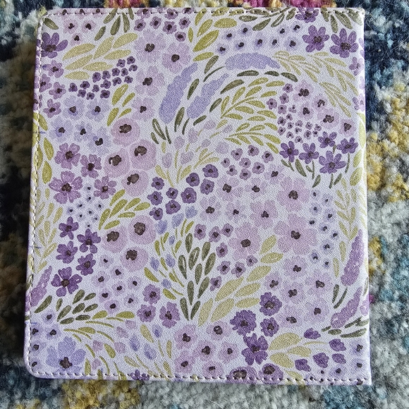 Kindle Oasis Case - Lavender Floral - Picture 3 of 3